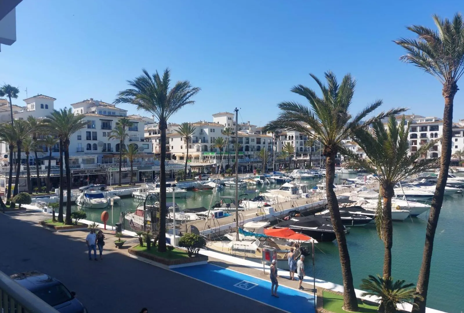 Apto Con Vista Al Puerto Y Salida A La Playa Manilva Apartament