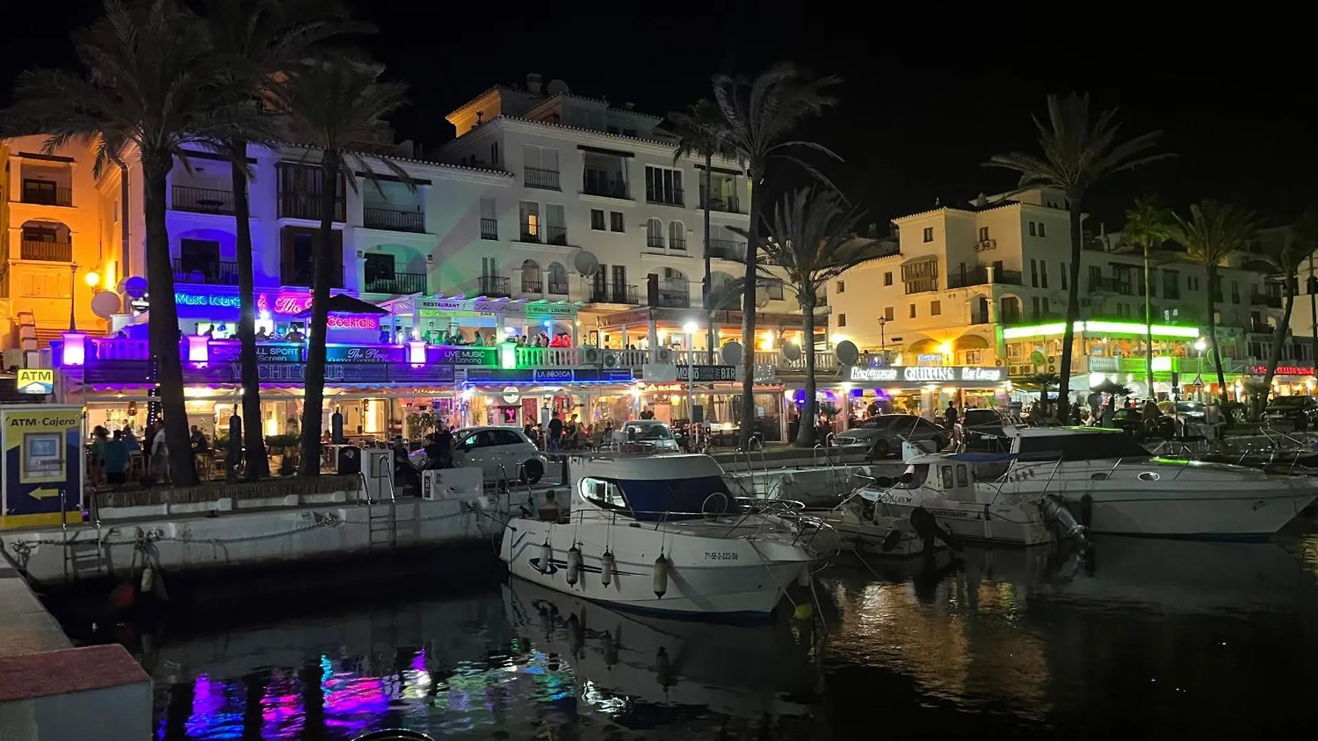 Apto Con Vista Al Puerto Y Salida A La Playa Manilva 0*,  Hiszpania